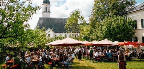 Ein gut besuchtes Gartenfest veranstaltete der Obst- und Gartenbauverein Söchtenau zum Jubiläum.Foto OGV