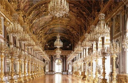 Einige Konzerte der Festspiele darf das Publikum im prunkvollen Spiegelsaal des Schlosses Herrenchiemsee genießen. Foto münchenmusik