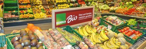 Im Hauptgeschäft gibt es ein breites Angebot an frischen Lebensmitteln.