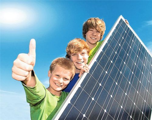 Immobilieneigentümer mit Kindern setzen mehr auf Photovoltaik als kinderlose Hausbesitzer. Foto akiebler/Panthermedia