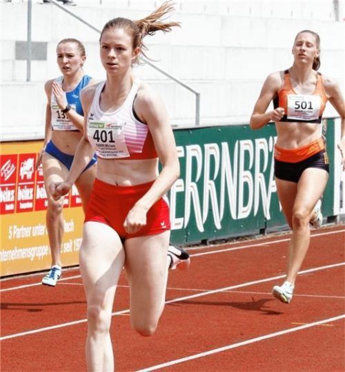 Miriam Kauer wurde bayerische Meisterin über 400 Meter (Bild), gewann Silber mit der Staffel und Bronze über 200 Meter der Juniorinnen.Foto Ludwig Stuffer