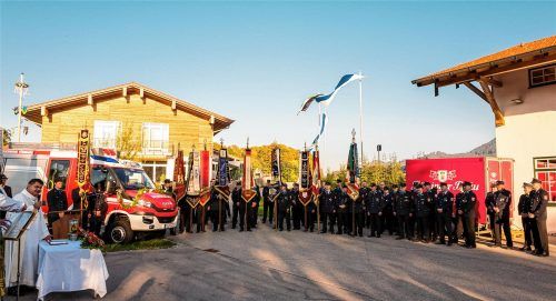 Mit einer feierlichen Fahrzeugweihe konnte die FFW Törwang im Herbst 2018 das neue Löschfahrzeug (MLF) in Betrieb nehmen. Fotos nitzsche