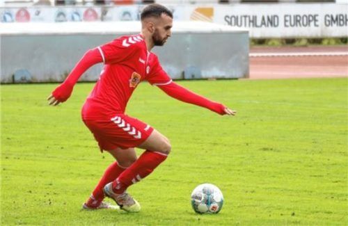 Neuzugang Berat Uzun soll in der Bezirksliga für den VfL auf Torejagd gehen.Foto re