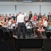 Schüler verzaubern mit Musik und Gesang