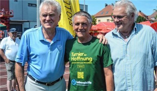 Sepp Maier, Torwartlegende des FC Bayern München (links), schaute ohne Voranmeldung vorbei. Das freute neben Jupp Kapellmann (Mitte) auch Hugo Robl.