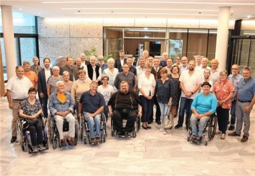 Über inklusive Spielplätze in der Region diskutierten Beauftragte für Menschen mit Behinderung sowie Bürgermeister des Landkreises Rosenheim. Fotos Landratsamt Rosenheim