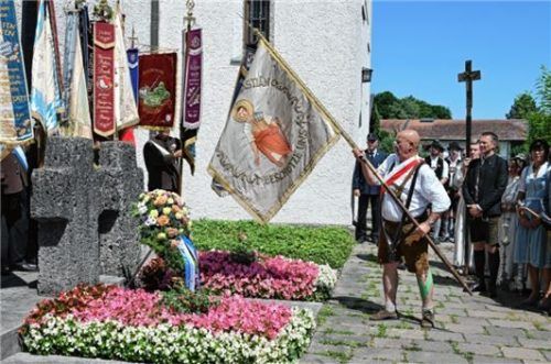 Viele Vereine waren zum Fest gekommen. Fotos Schlecker