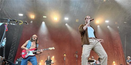 Wanda auf dem Sommerfestival Rosenheim 2023: Bis zum nächsten Auftritt in Rosenheim will die Band ihre Fans in der Region nicht wieder so lange warten lassen. Foto red