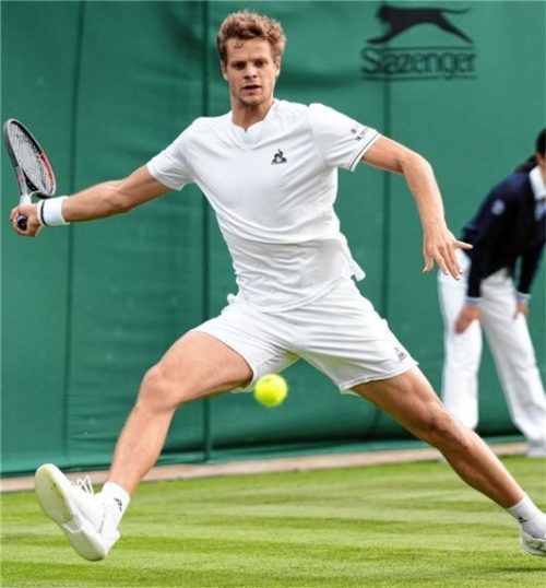 Yannick Hanfmann spielt nun für Bredeney und steht unter den Top 50 der Welt.Foto dpa/Alberto Pezzali