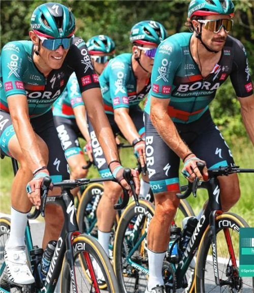 Zu Beginn der zehnten Etappe wurde es für Bora-hansgrohe kritisch. Foto Luca Bettini / SprintCyclingAgency / Bora hansgrohe
