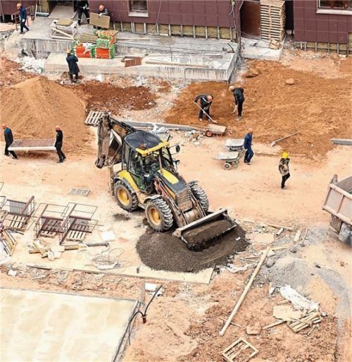 Zu Beginn des Bauvorhabens sollte man den Boden überprüfen lassen.Foto  erkramar/Panthermedia