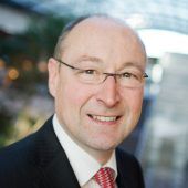 Milliardengewinn für Commerzbank Vonovia verbucht Milliardenverlust Großaufträge stützen Industrie SuedostLink soll früher gebaut werden