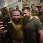 Familie mit Baby von Rakete getötet Selenskyj an der Front in Bachmut Russische Kampfjets abgefangen