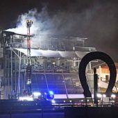 Neue Tribüne für Galopprennbahn