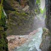 Mit Hundeticket in die Klamm