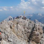 Stau auf dem Weg zur Zugspitze