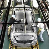 Panne bei Toyota legt Produktion lahm China: „Desaströse US-Handelspolitik“ DZ Bank plant Rekordgewinn Zinssorgen lassen nach