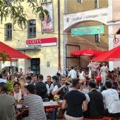 Erfolgreicher Vorgeschmack auf die Wiesn beim „Weinstraßen-Vorwiesn-Anstich“ – Feier bis spät in die Nacht