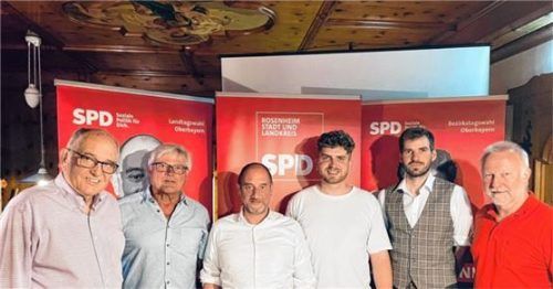 An der Diskussionsrunde nahmen (von links) Heinz Österle, der Vorsitzende der Bürgerinitiative Lothar Thaler, Landtagskandidat Thomas Frank, Rohrdorfs Bürgermeister Simon Hausstetter und SPD-Ortsvereinsvorsitzender Michael Hinterbrandner teil. Foto re