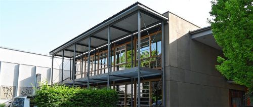 Aufgrund des Wechsels von G8 auf G9 brauchen Gymnasien mehr Platz. Jetzt gibt es eine Lösung für das Sebastian-Finsterwalder-Gymnasium. Dazu muss allerdings das Obergeschoss der Mensa umgebaut werden. Foto Schlecker