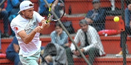 Begeisterte die vielen Zuschauer auf dem Sechziger-Tennisplatz: Der Franzose Alexandre Muller, der den Österreicher Dennis Novak mit 6:7, 6:1 und 11:9 im Match-Tiebreak besiegte. Foto Hans-Jürgen Ziegler