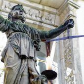 Bei Kontrolle Polizisten erheblich verletzt