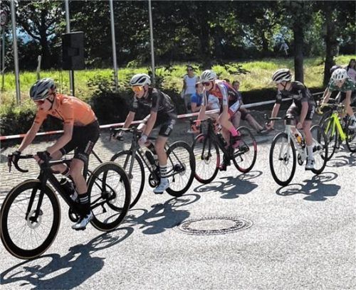 Beim Rosenheimer Jugendkriterium fuhren die Sportler in Raubling einen Rundkurs.Foto re