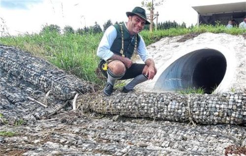 Bürgermeister Alois Loferer freut die Neugestaltung.