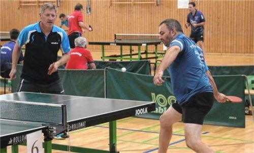 Das Doppel Stefan Kreilinger (links) und Ludwig Gabler – landete auf Bezirksligaebene auf Rang drei. Foto Gerhard Erlich