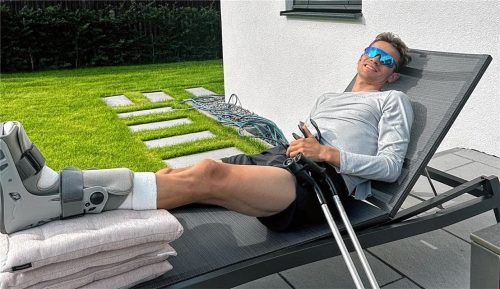 Das verletzte Bein so lange absolut still zu halten, fiel Jakob Lange (WSV Kiefersfelden) schwer. Foto privat