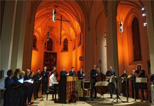 Das Vokalensemble Orfeo konzertierte mit dem Trio Matzeit/Jahnel/Sieverts. Foto friedrich