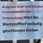 Brandfahnder suchen nach Ursache des Feuers