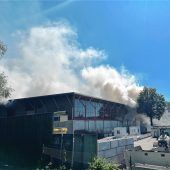 Rauchwolken kilometerweit zu sehen