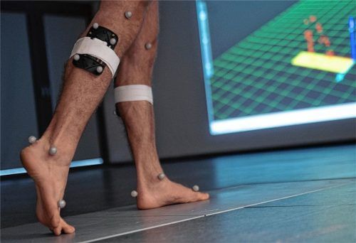 Die dreidimensionale instrumentelle Ganganalyse wird nicht von gesetzlichen Krankenkassen übernommen. Das kritisiert unter anderem ein Aschauer Arzt.Foto  dpa