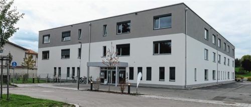 Die Fachklinik für Geriatrische Rehabilitation in Bruckmühl nahm im Dezember 2021 ihren Betrieb auf. Foto Baumann