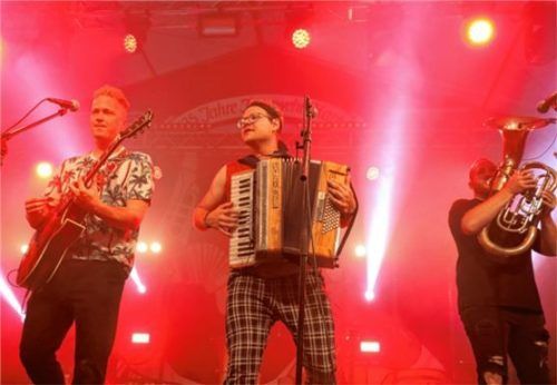 Die „Fäaschtbänkler“ haben bereits beachtliche Chartplatzierungen eingespielt. Foto ortner