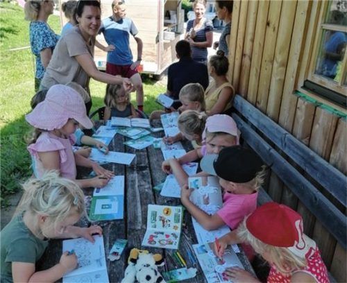 Die Kinder konnten zum Abschluss noch Rätsel ösen.