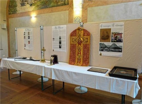 Die Kirchenausstellung in Fischbach ist noch bis zum Wochenende zu sehen.Foto re