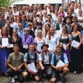 338 Absolventen starten in ihre Zukunft