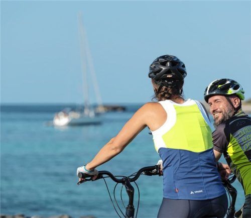 E-Bikes machen aus dem Radtrip durch Mallorcas Süden eine entspannte Genusstour.