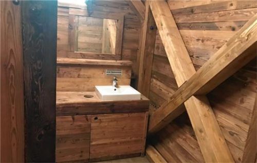 Ein Blick in die neuen Toiletten – sowohl Herren- als auch Damentoiletten sind jeweils mit einem Wickeltisch ausgestattet. Foto Wildauer