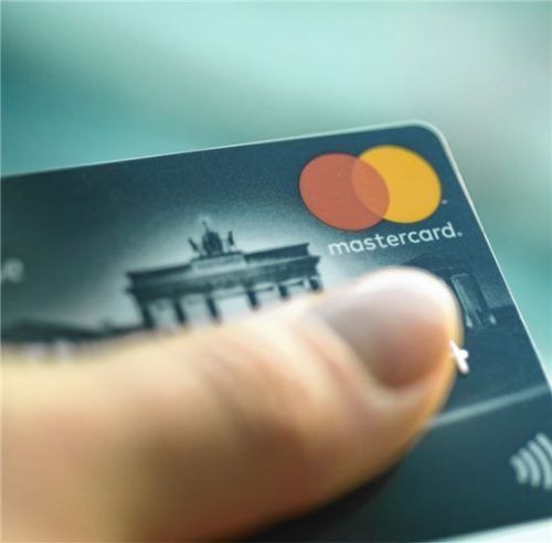 Einen Schaden von 66000 Euro richtete ein in Rosenheim lebender Mann mit in betrügerischer Weise erworbenen Fahrscheinen an. Foto dpa