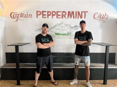 Freuen sich auf ihr neues Projekt: Peter A. Wolf Loup (links) und Marco Asam. Foto Anna Heise