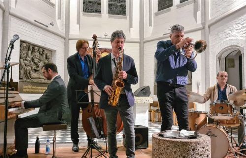 Hardbop spielte das New York Blue Note Quintett um Trompeter Joe Magnarelli.