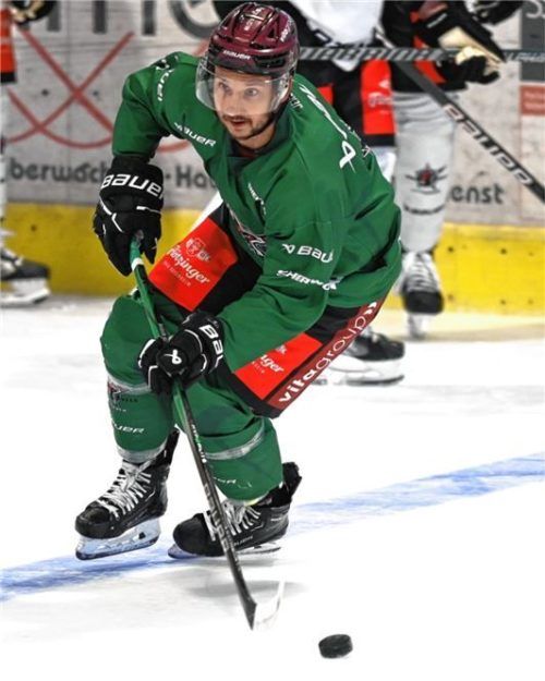 Kapitän Dominik Daxlberger ist nach seiner OP beim ersten Testspiel mit dabei. Foto  Hans-Jürgen Ziegler