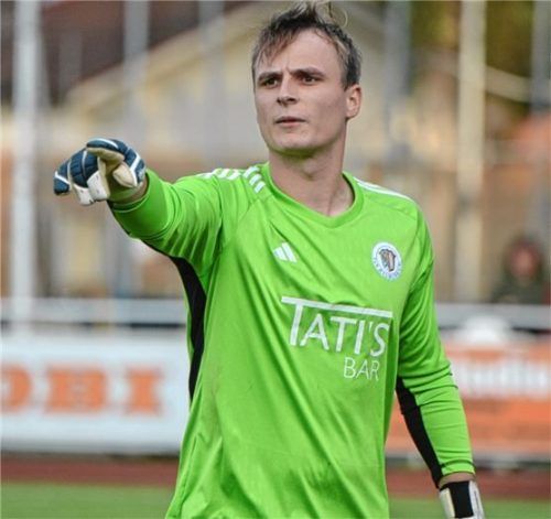 Keeper Maxi Wunderlich und der TuS Raubling wollen wieder in die Erfolgsspur einbiegen.Foto Franz Ruprecht