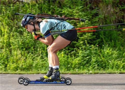 Marion Wiesensarter vom SV Oberteisendorf holte Gold im Super-Sprint und Bronze im Massenstart.Foto Ernst Wukits