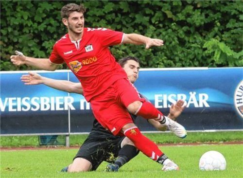 Sandro Diakourakis hatte in Saaldorf die beste Gelegenheit für den VfL Waldkraiburg.Foto Michael Buchholz