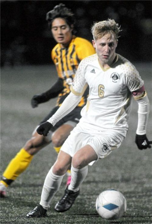 Tim Deser aus Obing finanziert sich sein USA-Studium durch College-Fußball.Foto privat