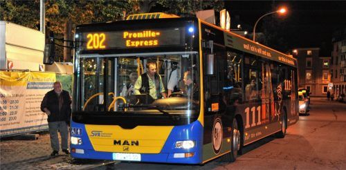 Über 25 Jahre lang war der Promille-Express fester Bestandteil auf dem Rosenheimer Herbstfest. Er brachte die Wiesn-Besucher gefahrlos nach Hause. Foto Schlecker
